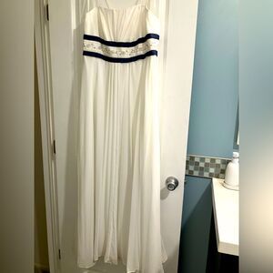 David’s Bridal wedding dress, size 14 W